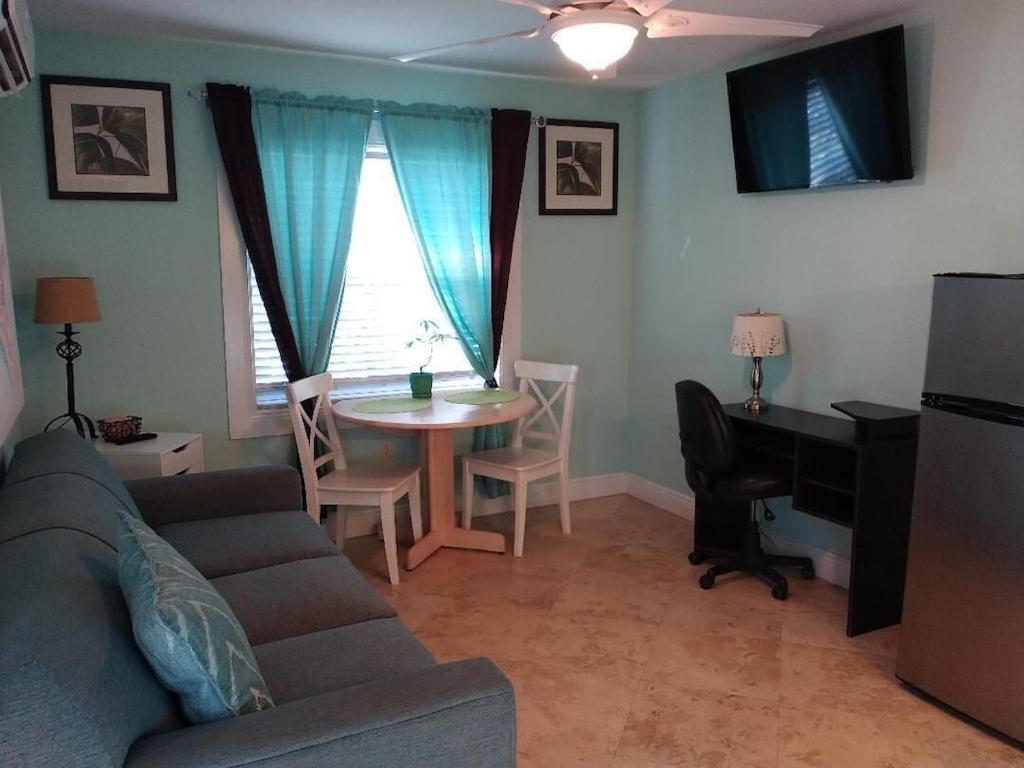 Tampa Bay Beautiful Apartment And Private Jacuzzi Bagian luar foto